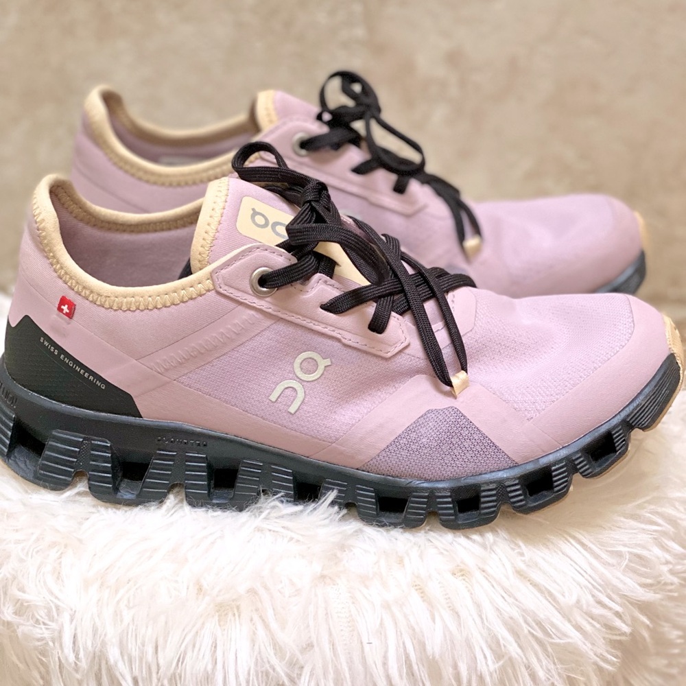 On Cloud sneakers - size 5.5